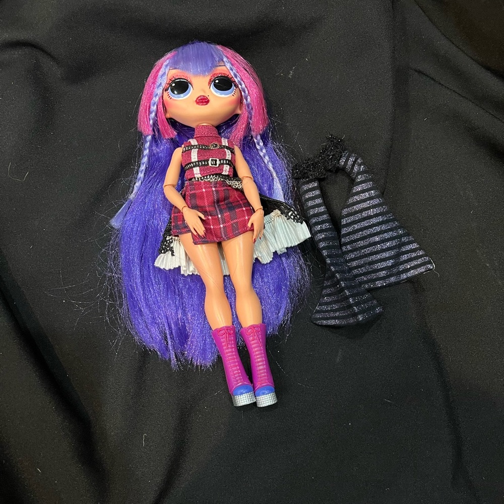 LOL OMG Surprise Winter Disco Shadow Doll Limited Edition